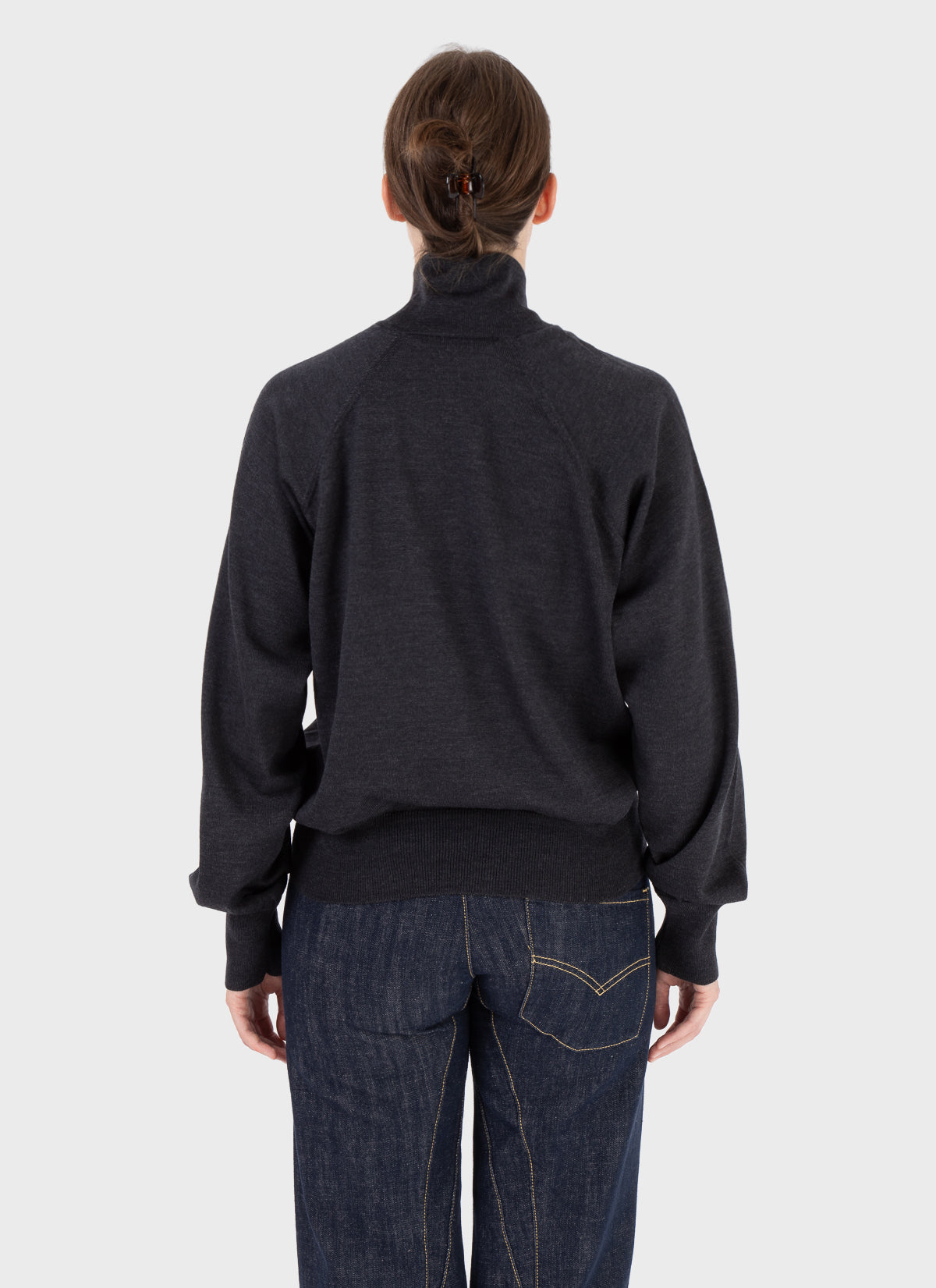 E RT Kingdom Merino Knit Tapered V-Neck Jumper Charcoal