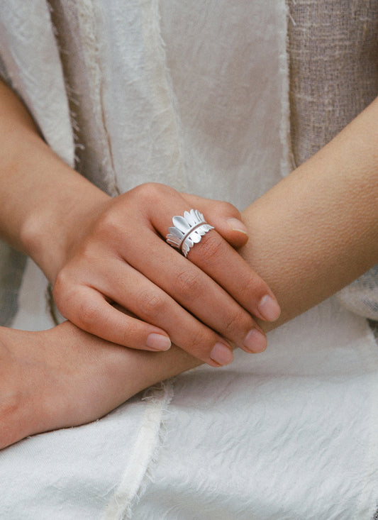 Cunzu Miao Floating Skirt Ring