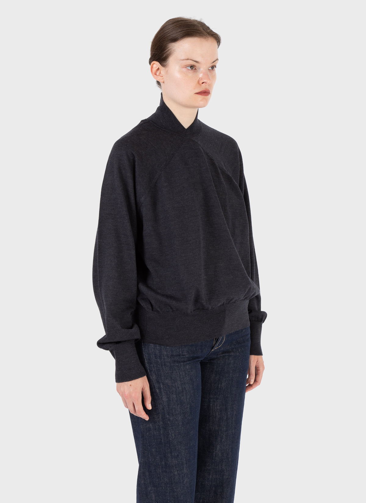 E RT Kingdom Merino Knit Tapered V-Neck Jumper Charcoal