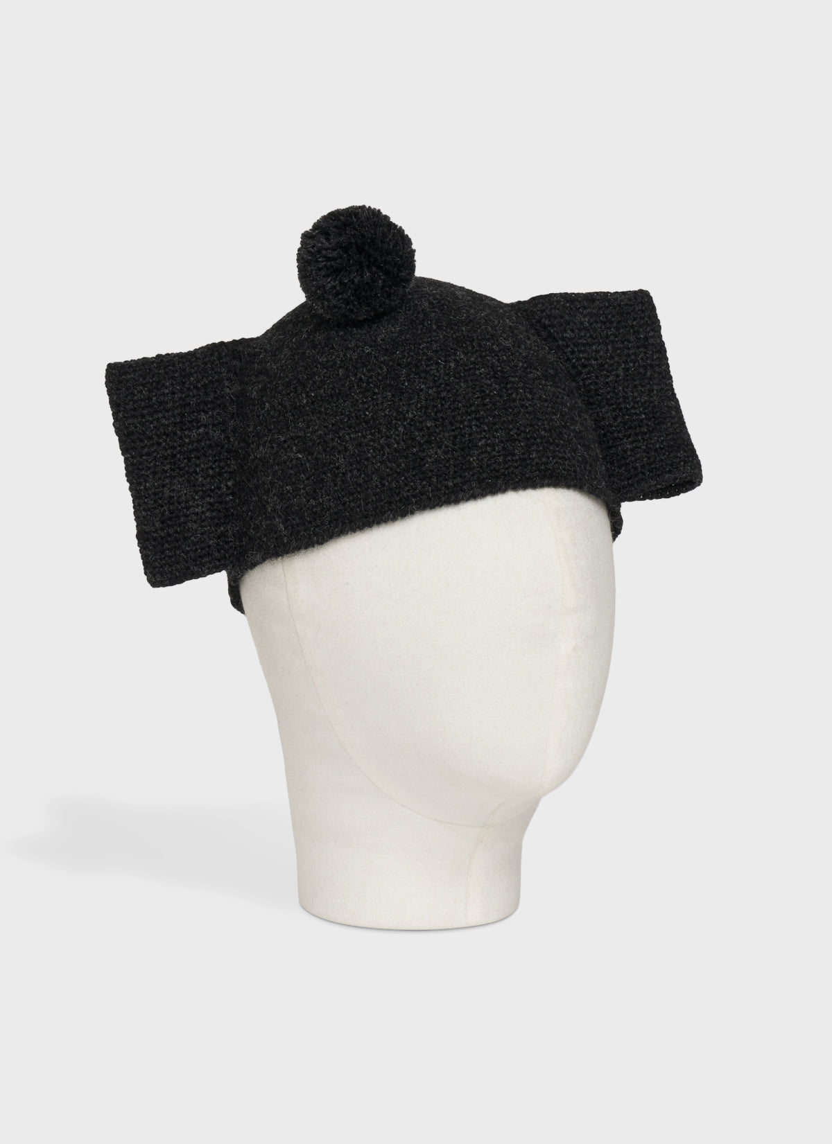 E RT Kingdom Shetland Knit Crochet Bow Hat