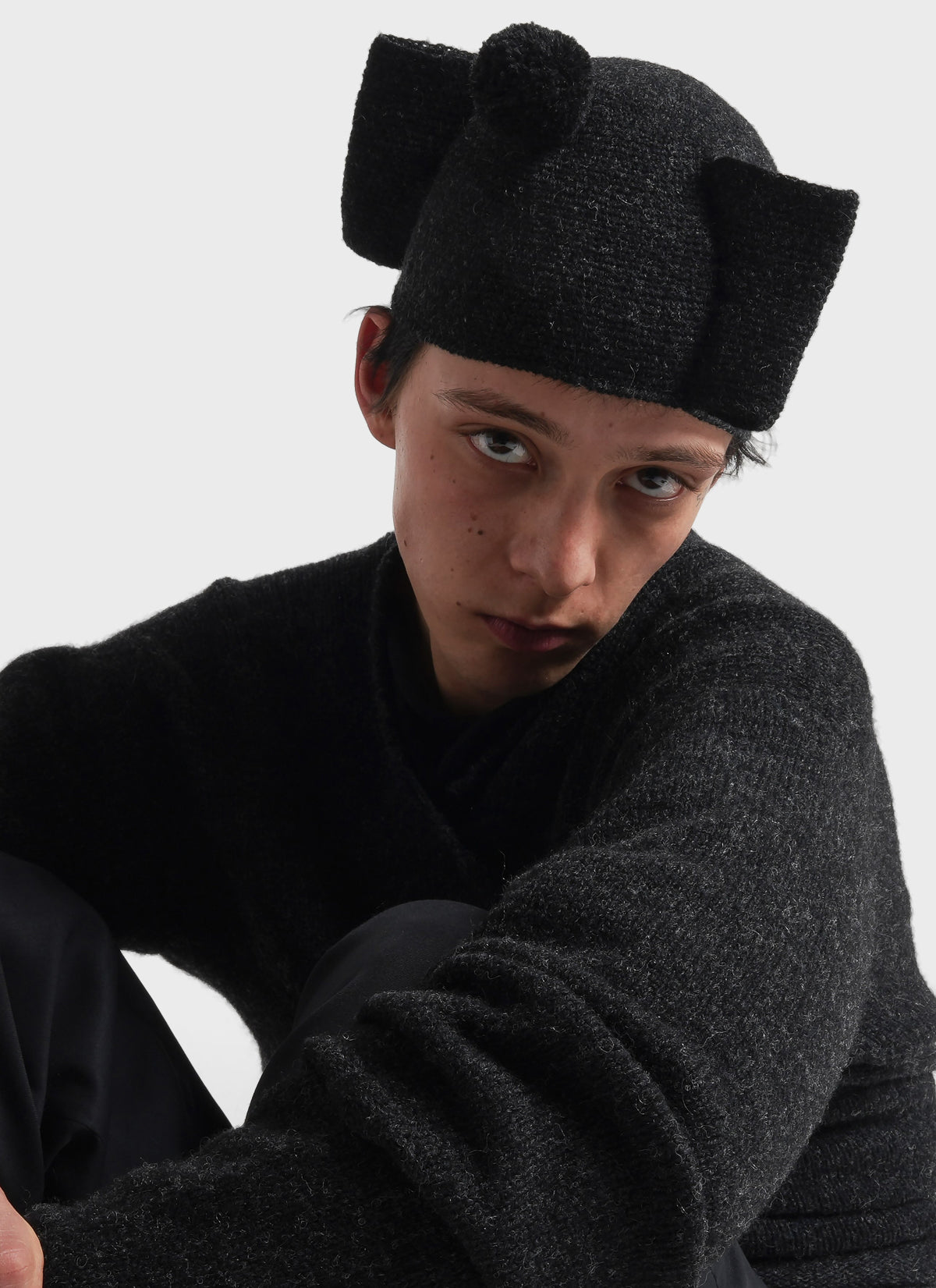 E RT Kingdom Shetland Knit Crochet Bow Hat